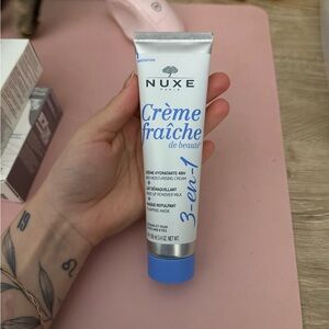 NUX Crème Fraîche de Beauté 3-in-1 Moisturizer - White and Blue